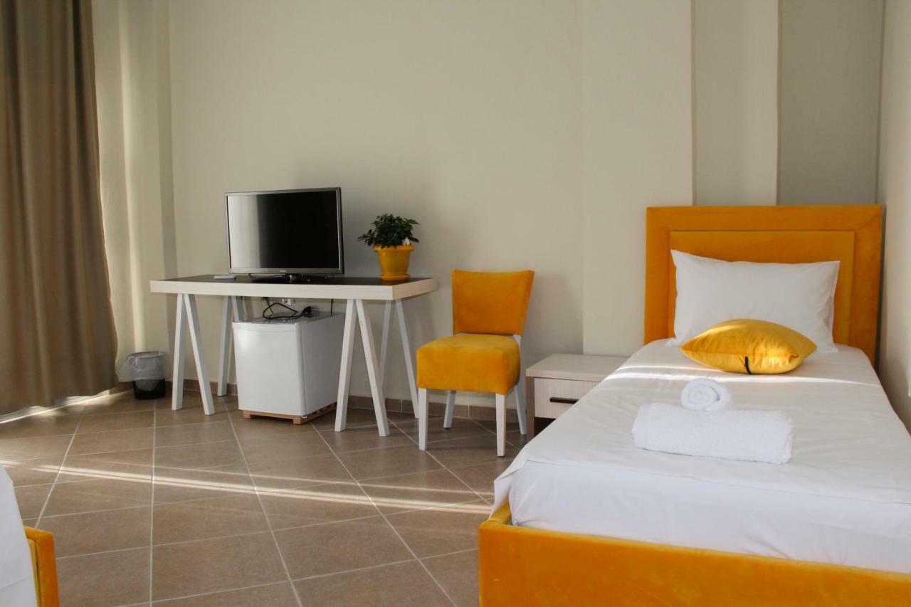 Sunrise Hotel Sarande Exterior photo