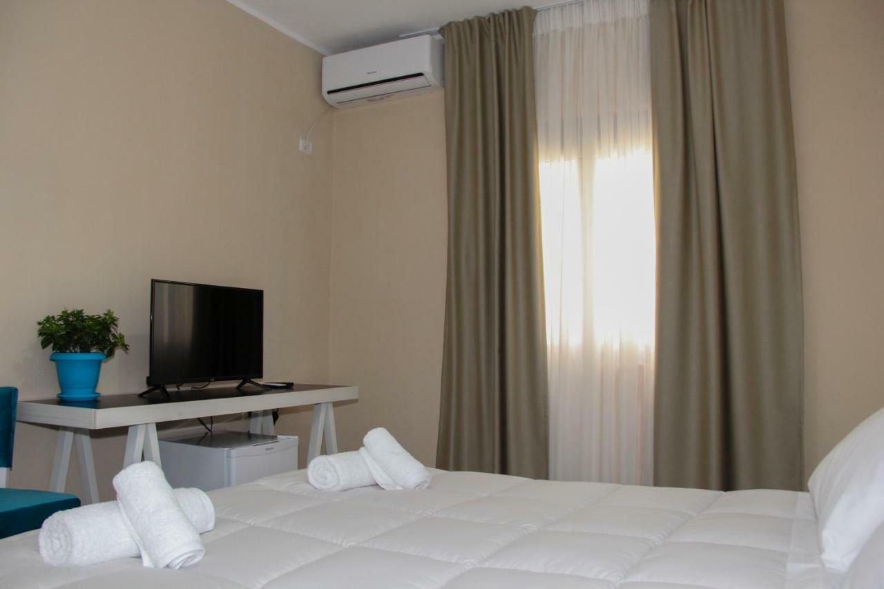 Sunrise Hotel Sarande Exterior photo